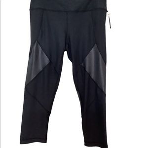 90Degree by Reflex Capri Athletic leggings